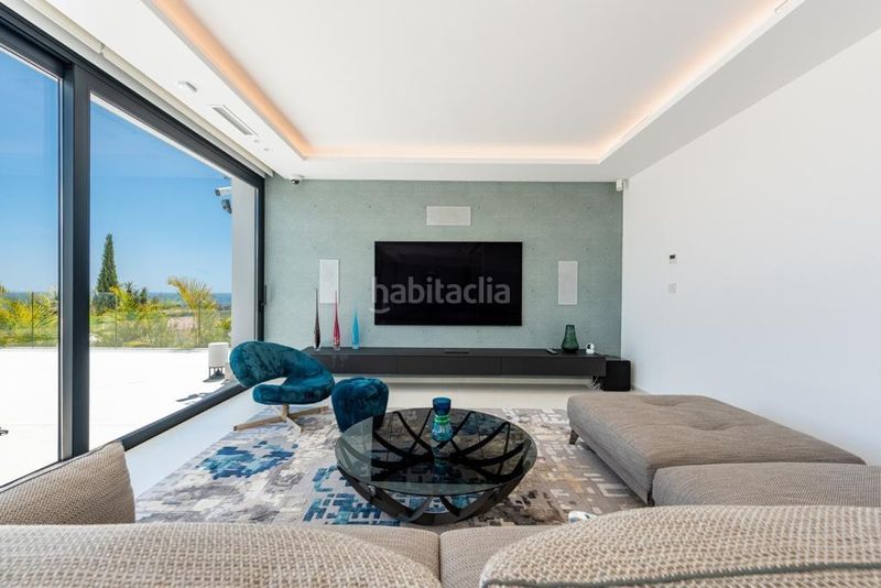 Foto f3893a94-334c-439c-9633-fa5fcf33f7bf. Casa amb aparcament piscina a Paraiso - Barronal Estepona