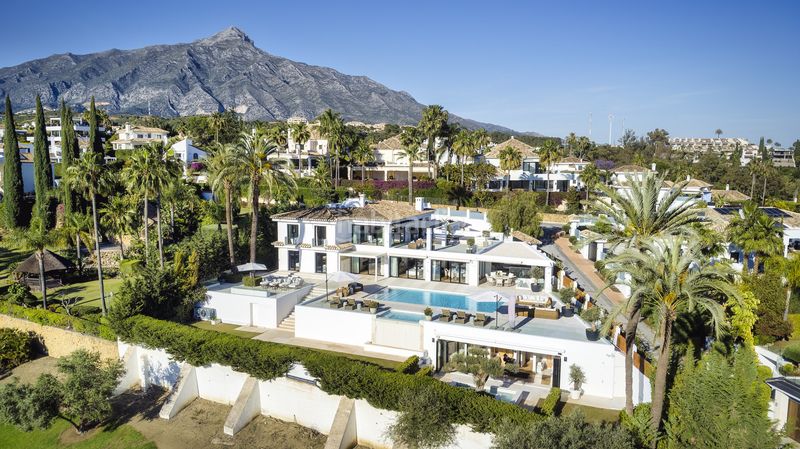 Foto 0390b35d-8fc4-4d0c-bceb-94120b5d45ed. Casa amb aparcament piscina a Casco Antiguo Marbella