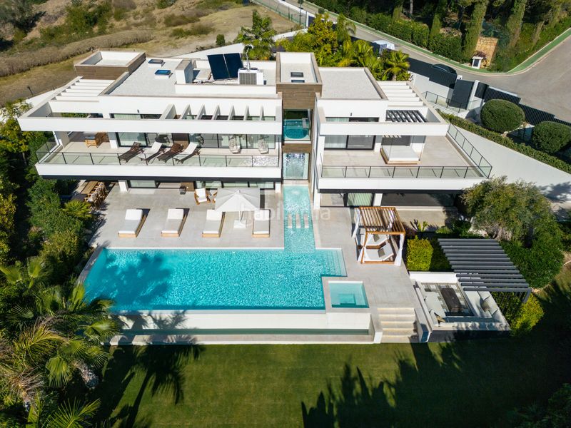 Foto a380c305-e2c6-455b-835a-312224775bcf. Casa amb aparcament piscina a Casco Antiguo Marbella