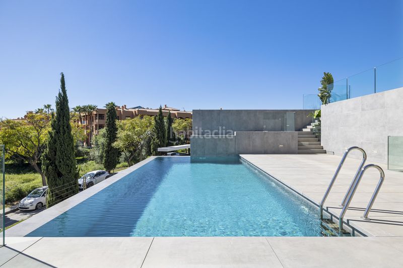 Foto 7466f071-e3df-4749-9c90-bff3d7424ec3. Casa amb aparcament piscina a Casco Antiguo Marbella