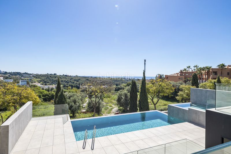 Foto a98d1c4f-bcbe-4f69-9519-3c23599c15bd. Casa amb aparcament piscina a Casco Antiguo Marbella