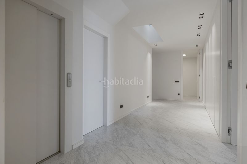 Foto f54f86b1-5169-4bbc-9e37-41885f68c493. Casa amb aparcament piscina a Casco Antiguo Marbella