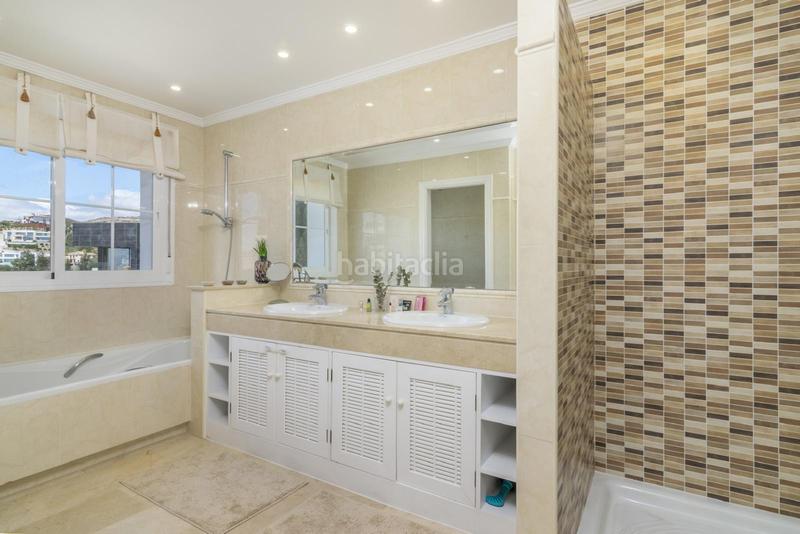 Foto c3213ea7-4b8c-4bd6-9e78-6e389175c844. Alquiler casa exquisita villa de 5 dormitorios en la alqueria, benahavis en Benahavís