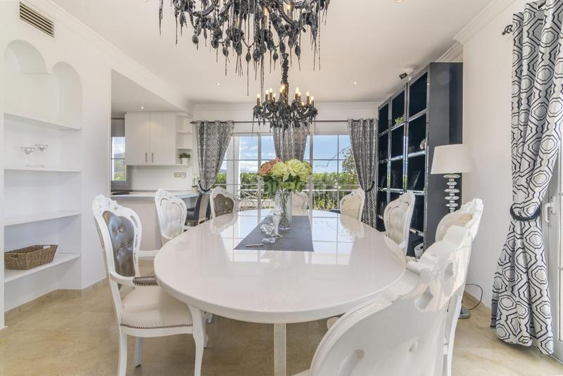 Foto 0acacadb-f0cd-4f31-9815-7bf77dee7e3f. Lloguer casa amb calefacció aparcament piscina a Benahavís