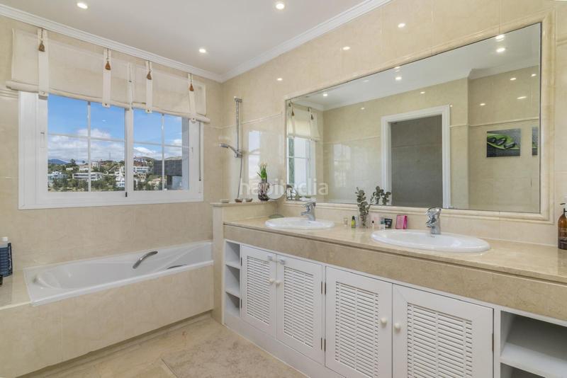 Foto 1aef8c6f-af82-4f53-8a88-096b437dec50. Lloguer casa amb calefacció aparcament piscina a Benahavís