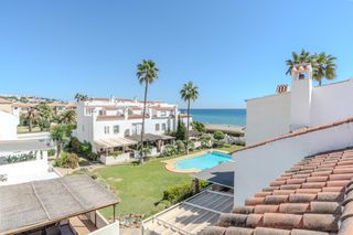 Lloguer Casa adossada a Marina de Casares. Encantadora casa adosada en marina de casares