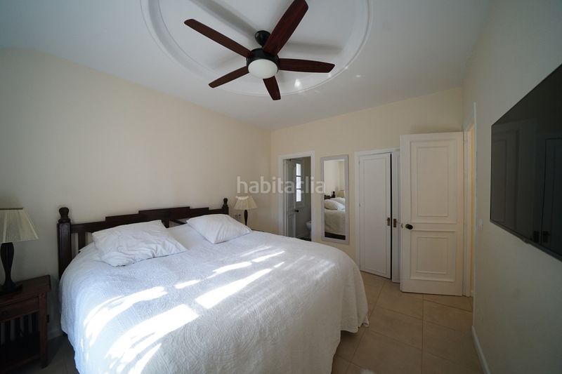 Foto 25ee6f85-11d2-4a61-96ed-e985dcfc2522. Casa amb aparcament piscina a Nueva Andalucía centro Marbella