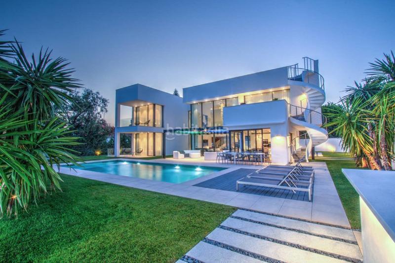 Foto 4d431746-146d-42be-ab4a-0dc205dac2c4. Casa a Puerto Banús Marbella