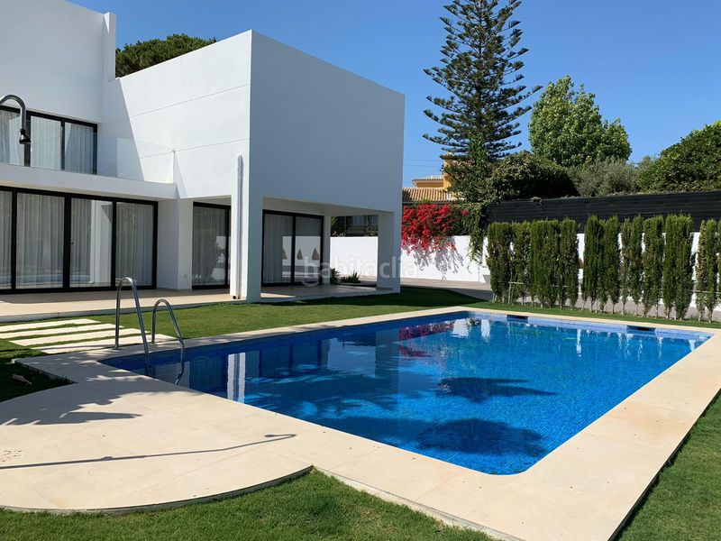 Foto c09683fe-357e-46df-9720-6a60037f59f9. Casa amb aparcament piscina a San Pedro de Alcántara Pueblo Marbella