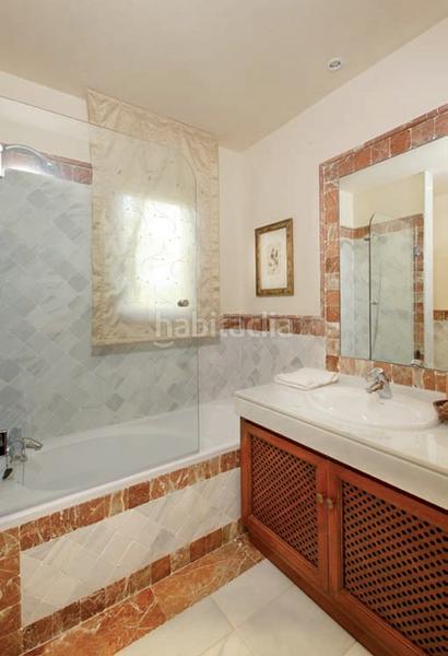 Foto 21ef8ee9-1c04-4b93-9880-548927b01e74. Piccolo appartamento con parcheggio piscina in Puente Romano Marbella