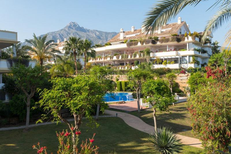 Foto 3410ae89-1932-4485-bbdd-bdeeb04119f1. Piccolo appartamento con parcheggio piscina in Puente Romano Marbella