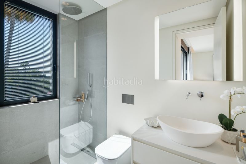 Foto 461ddeb4-1c6a-4b66-a0a2-67b1dfda8bc1. Casa amb piscina a Casco Antiguo Marbella