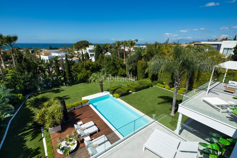 Foto 544a426b-e183-46f9-9ef7-8d65b2dfb0c4. Casa amb piscina a Casco Antiguo Marbella
