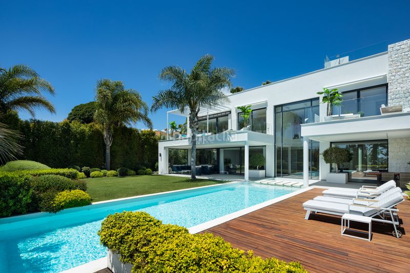 Foto aac7b62f-c5fe-4a7a-832b-a90dcdae9794. Casa amb piscina a Casco Antiguo Marbella