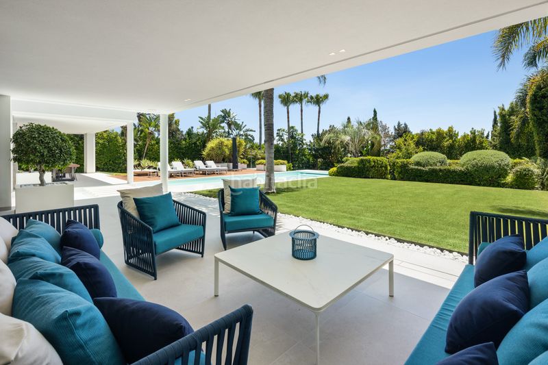 Foto f5c45a34-56f3-4f37-b91f-6e5bc00a3c9a. Casa amb piscina a Casco Antiguo Marbella