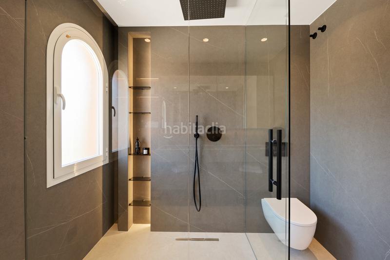 Foto b54db9ba-0da0-4fe3-a11b-288aaaa53f02. Attique avec parking piscine dans Casco Antiguo Marbella