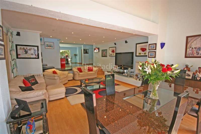 Foto 4b81f266-4494-4cf2-885b-c587563c2e6c. Casa amb piscina a Casco Antiguo Marbella