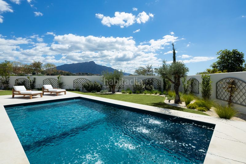Foto 15d4ab05-5c41-4f3a-bc3f-0b63a1432ab0. Casa amb aparcament piscina a Casco Antiguo Marbella