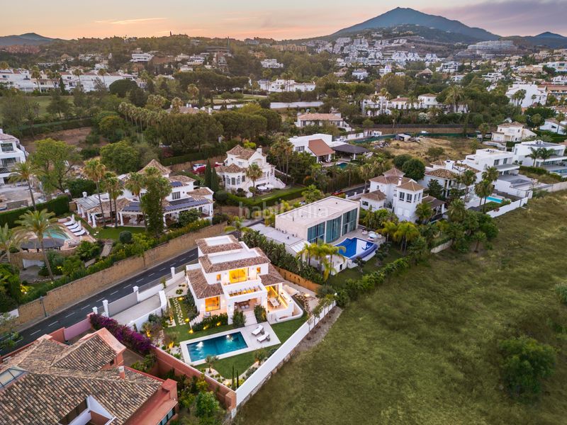 Foto a59c0667-0b1c-4cfe-a362-67670ff56969. Casa amb aparcament piscina a Casco Antiguo Marbella