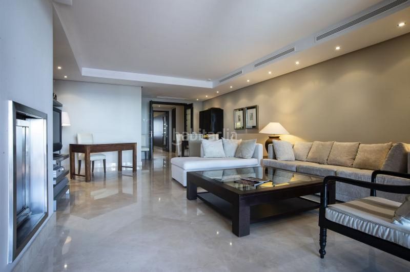 Foto 66753d89-a30a-4ad5-865d-fc9baa20ce47. Apartament amb aparcament piscina a Puerto Banús Marbella