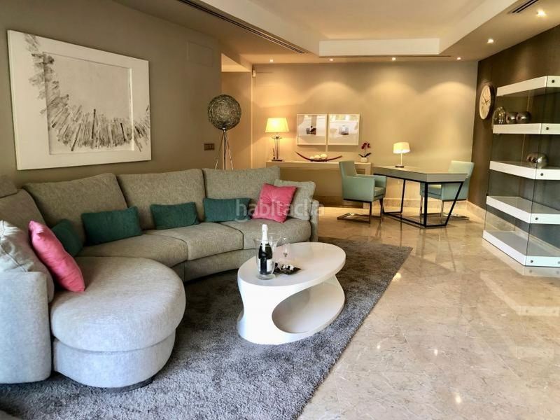 Foto 6f81da14-bc9f-44b3-b7e7-434d7a979db4. Apartament amb piscina a Casco Antiguo Marbella