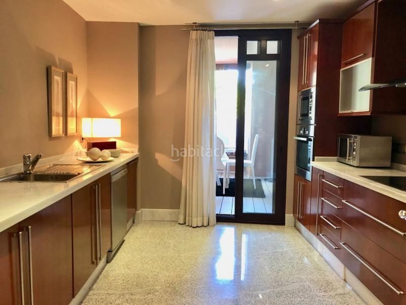 Foto e627fe22-137f-42ce-9ffd-dff1185ea015. Apartament amb piscina a Casco Antiguo Marbella