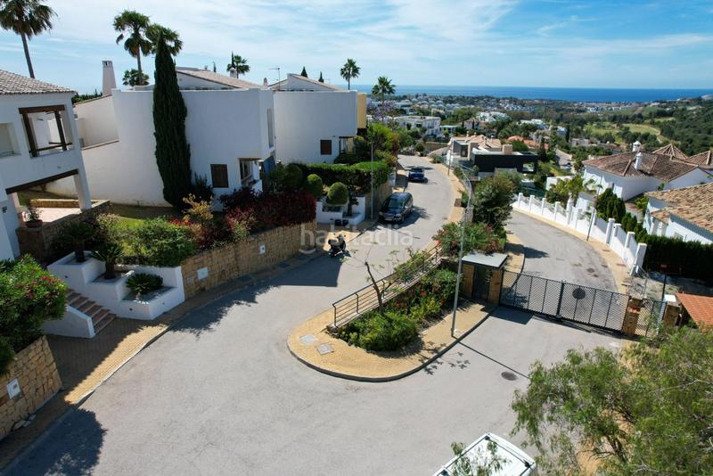 Foto c64fea96-8b1c-4881-8b2e-c7bb4209bb79. Rent house in nueva atalaya 13 in La Alquería Benahavís