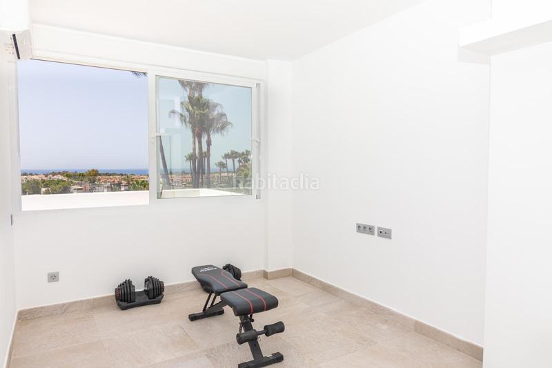 Foto f62d3a72-14f1-4803-897d-2f6439191a4b. Lloguer casa adossada amb calefacció aparcament piscina a Estepona