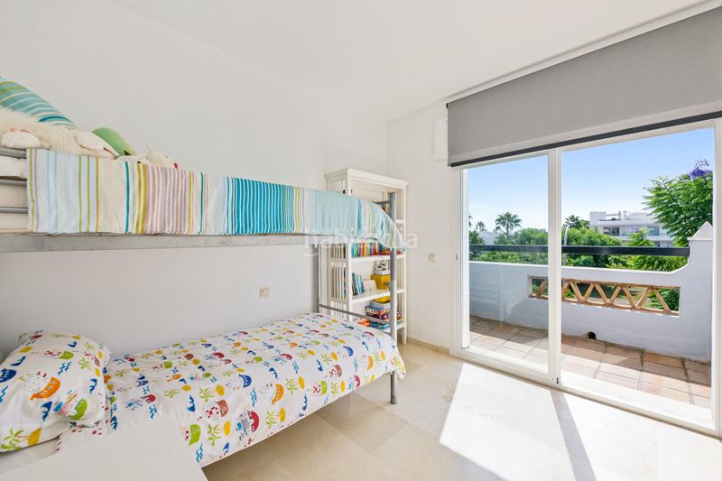 Foto 07a3b33d-a3d8-4d37-a8df-6af790ec81be. Alquiler casa pareada en bell air 0 elegante casa adosada en alquiler en el prestigioso bel air en Estepona