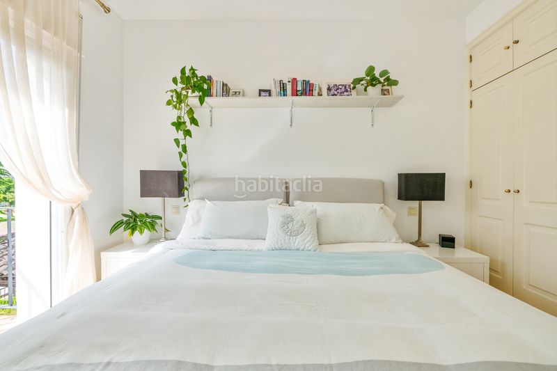 Foto dd2dc9a0-8b1a-49ac-b29d-df6246d99c74. Alquiler casa pareada en bell air 0 elegante casa adosada en alquiler en el prestigioso bel air en Estepona