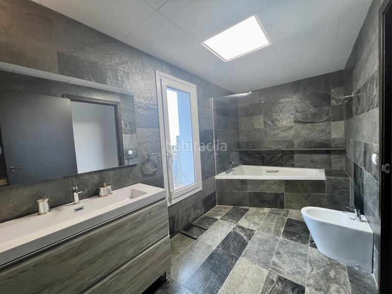Foto 3d463ab5-ddb6-4aed-886d-0038eb913c2c. Alquiler casa en tubalitas 161 villa exquisita con vistas panorámicas al mar beach en Manilva