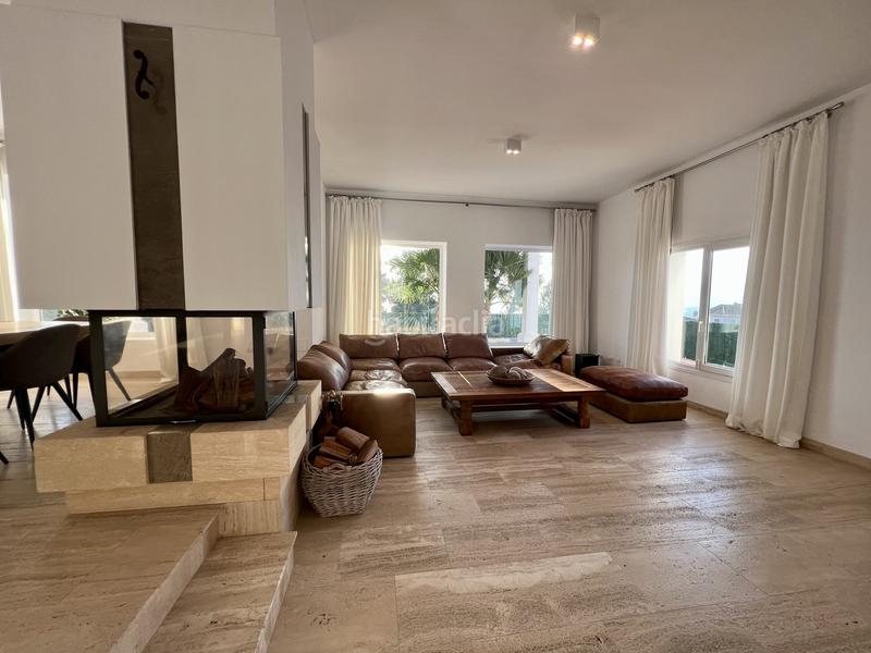 Foto 9bd8444d-6a96-4c75-b93f-324d8852cae1. Alquiler casa en tubalitas 161 villa exquisita con vistas panorámicas al mar beach en Manilva