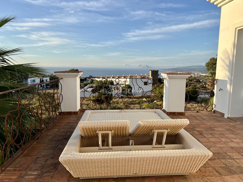 Foto a8c88074-52c1-445e-8efd-799d6626d7df. Alquiler casa en tubalitas 161 villa exquisita con vistas panorámicas al mar beach en Manilva