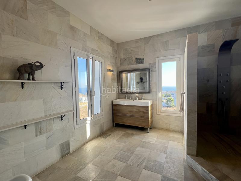 Foto dfaf9c4e-3524-4759-89a6-09731ec0eea9. Alquiler casa en tubalitas 161 villa exquisita con vistas panorámicas al mar beach en Manilva
