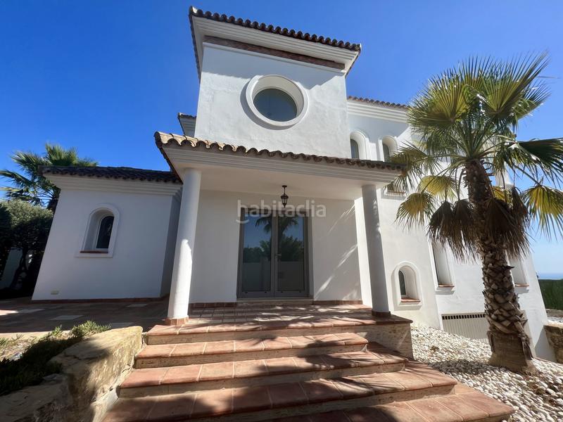 Foto f799a3ca-7b54-43a4-aeac-a638f32c370e. Alquiler casa en tubalitas 161 villa exquisita con vistas panorámicas al mar beach en Manilva