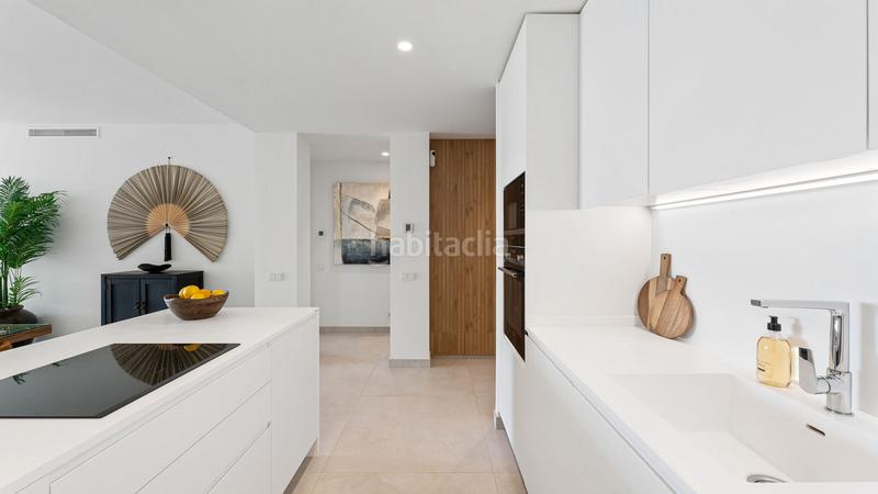Foto a9b6d56c-ad96-441a-80d8-dd3cac8c85b0. Apartamento elegante estilo de vida costero en el tranquilo refugio en Marbella