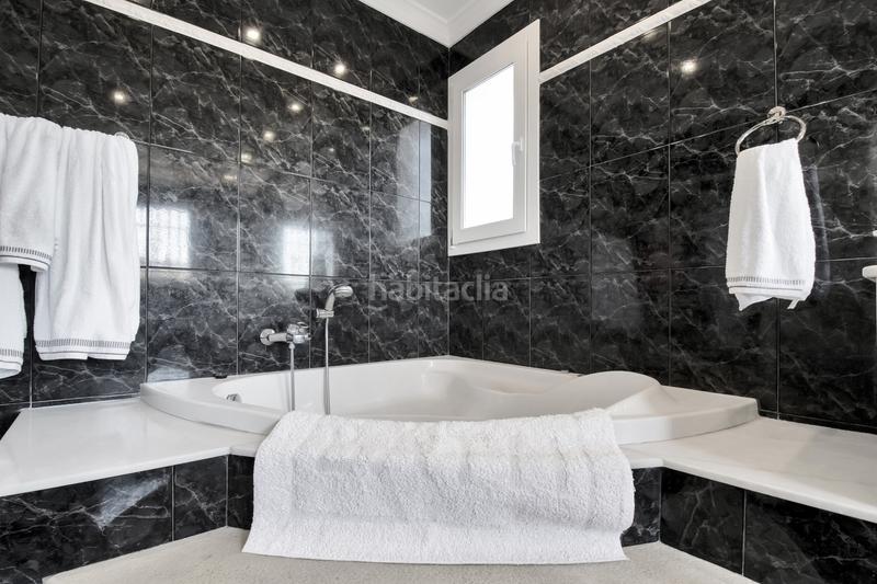 Foto bd3af36b-7705-442c-ab7e-520719bc0818. Maison avec chauffage parking piscine dans San Pedro de Alcántara Pueblo Marbella