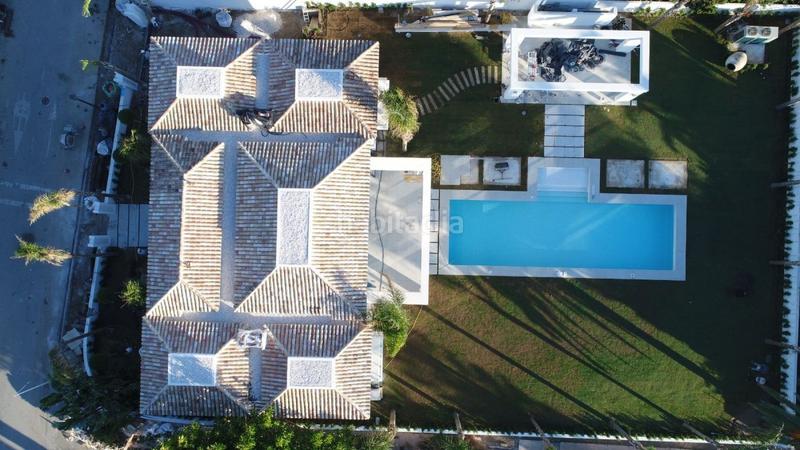 Foto f2e34531-ee65-47e2-a941-5f7bf27fe31c. Casa villa en venta en Centro Estepona