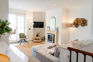 Apartament a Nueva Andalucía centro. Dúplex de ensueño en la costa  vida de lujo cerca de puerto banú