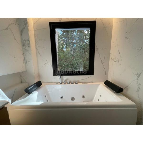 Foto 07178e88-6d3d-4bd5-ab52-cb3e388953fc. Miete haus in ramon j sender-la campana 5 in Las Brisas Marbella