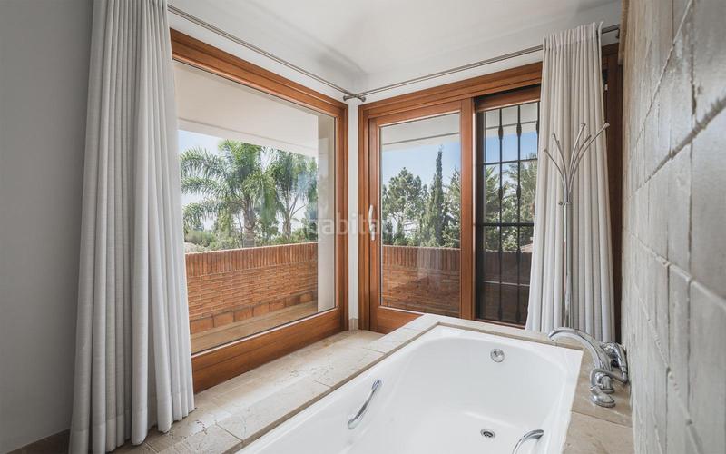 Foto 4c7d9eed-96b2-4ba2-932d-eb35ae86567a. Casa con riscaldamento parcheggio piscina in Casco Antiguo Marbella