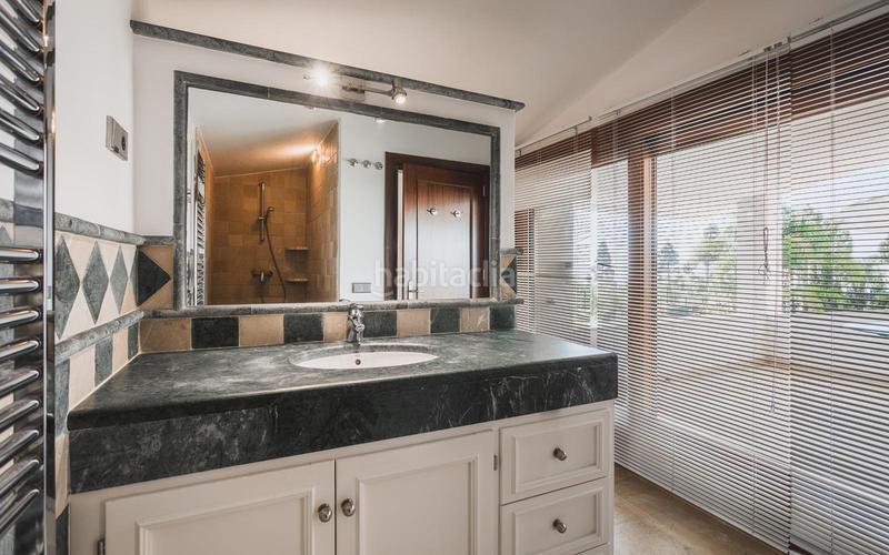 Foto 8b3261aa-50eb-451d-ab70-17f52255de50. Casa con riscaldamento parcheggio piscina in Casco Antiguo Marbella