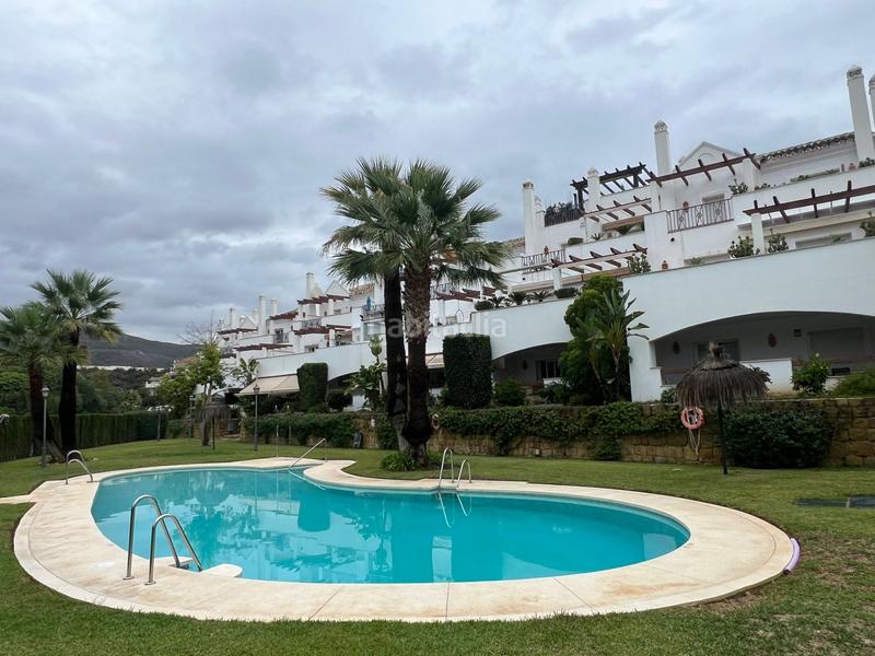 Foto 0ae39a3d-147c-4d62-aa8c-f04deab12d51. Rent apartment with heating pool in Los Naranjos Marbella