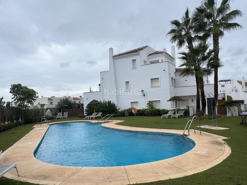 Foto 9df60f15-f4c7-403b-8f46-12ec446cc121. Rent apartment with heating pool in Los Naranjos Marbella
