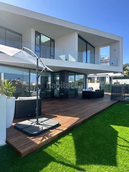 Foto 72c36e77-f158-4663-90ad-f4e08fa0a0c3. Alquiler casa villa de lujo de 5 dormitorios con piscina privada y vistas impresionantes en benalmadena en Benalmádena