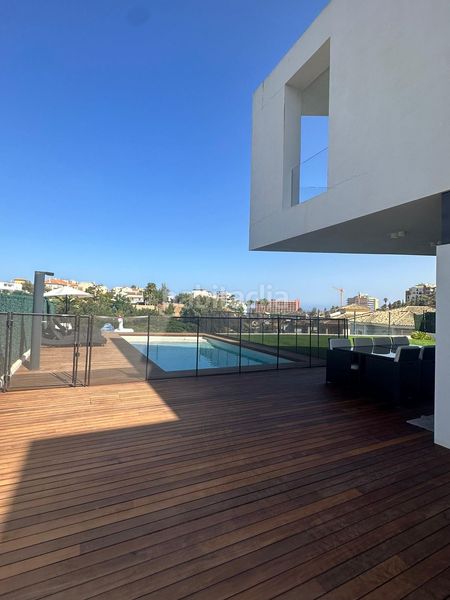 Foto 9a0079ae-7ed5-4eb0-929f-02a98d1f4398. Alquiler casa villa de lujo de 5 dormitorios con piscina privada y vistas impresionantes en benalmadena en Benalmádena