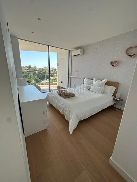 Foto cb04379d-a618-4e94-afb9-728e59ff208d. Alquiler casa villa de lujo de 5 dormitorios con piscina privada y vistas impresionantes en benalmadena en Benalmádena