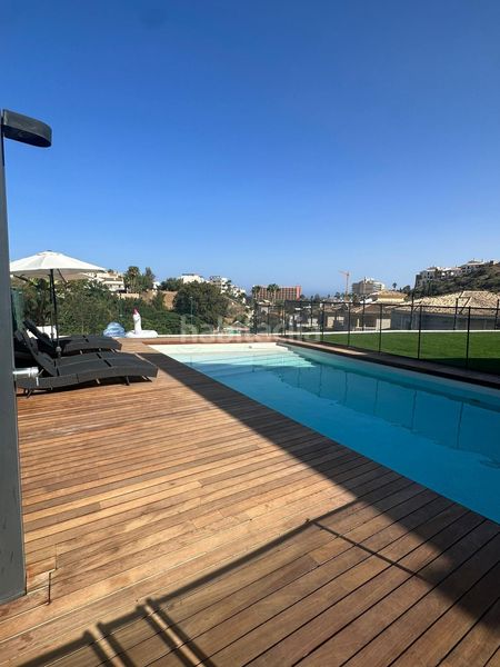Foto ea1e6af5-65c7-4c8d-8203-78e0e1dda905. Alquiler casa villa de lujo de 5 dormitorios con piscina privada y vistas impresionantes en benalmadena en Benalmádena