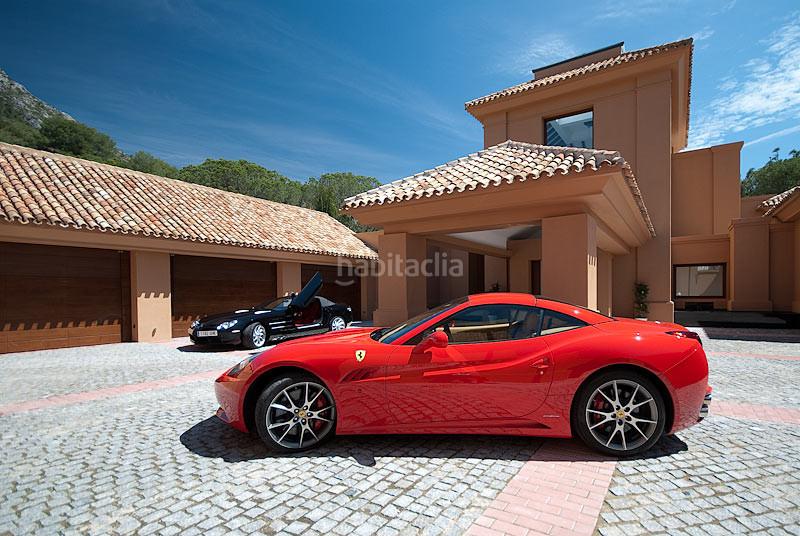 Foto 2eda42c0-02bb-4c7d-baf4-c6e296761d18. Alquiler casa villa de lujo en cascada de camojan en Marbella