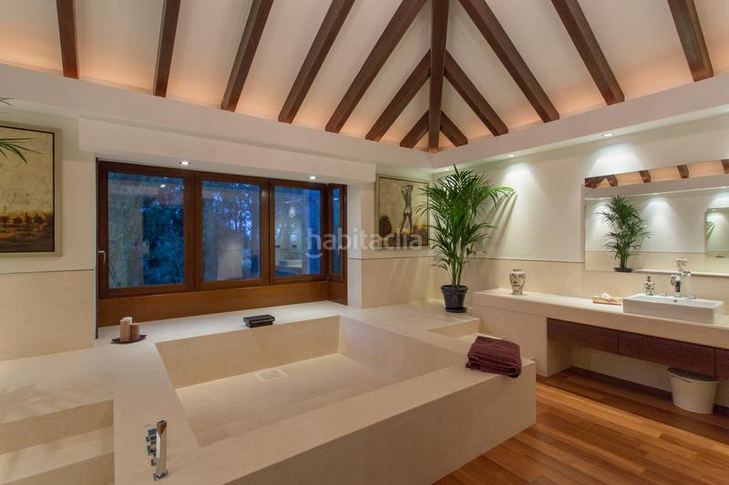 Foto d7ce3877-ef6e-4bf5-9d15-16024762dbc9. Alquiler casa villa de lujo en cascada de camojan en Marbella